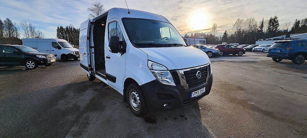Nissan NV400 199.500:- ex moms